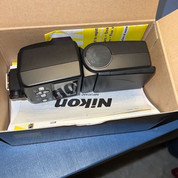 Nikon SB-600 Speedlight Flash (2004-2010) - Picture 6 of 16